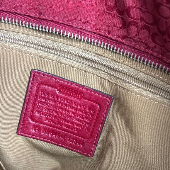 Vintage Coach Elegant Red Tote Bag - Picture 6 of 7